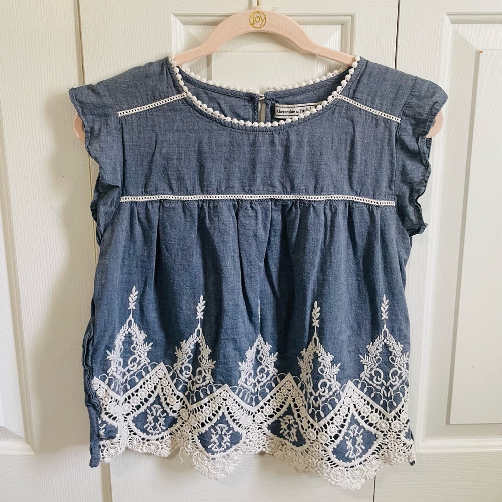 Abercrombie denim-like blouse with lace